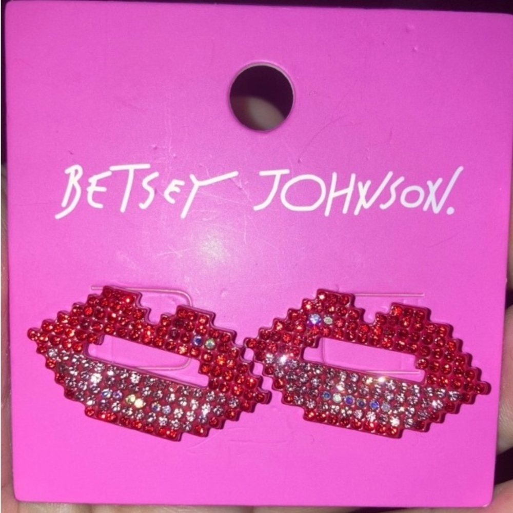 BETSEY JOHNSON Set Valentine Illusion 3 Strand Lips Necklace & Earrings NEW NWT - Picture 8 of 11
